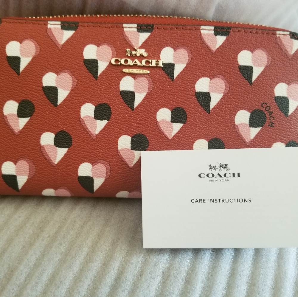 COACH Accordian Wallet